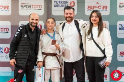 Türkiye Ümitler Judo Şampiyonası'nda belediyemiz spor kulübünden evlatlarımızı ve kıymetli hocalarımızı yürekten tebrik ediyorum