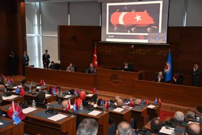 Trabzon Büyükşehir Belediye Meclisimizin Şubat ayı ilk oturumunu gerçekleştirdik. Hayırlara vesile olsun…